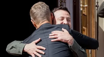 Líderes nórdicos em Kiev com promessas no dia da Ucrânia