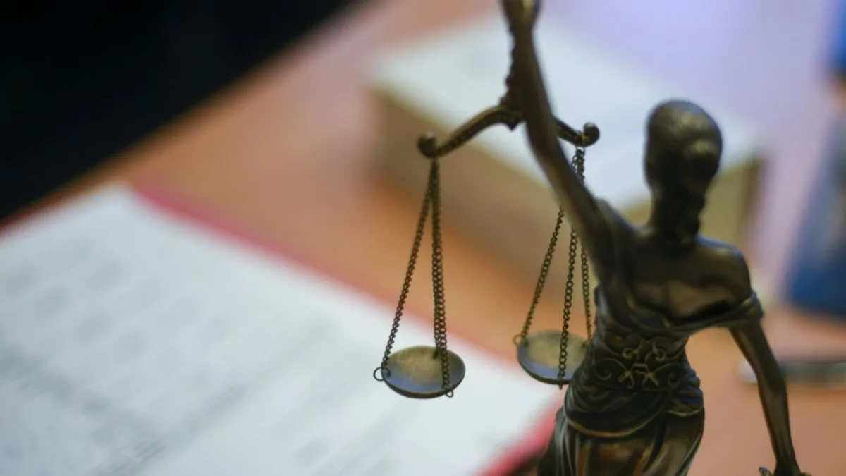 Hausverwalter veruntreut Millionensumme: Drei Jahre Haft in Schleswig-Holstein