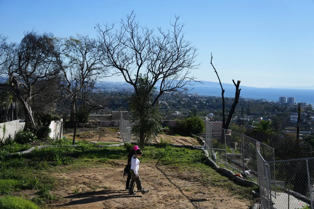 ‘It’s unacceptable’: California orders banks and credit unions to report their handling of insurance payouts to LA wildfire victims