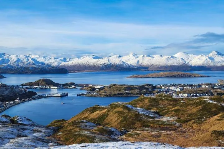15-year-old rescued, 2 others dead after boat capsizes in Alaska