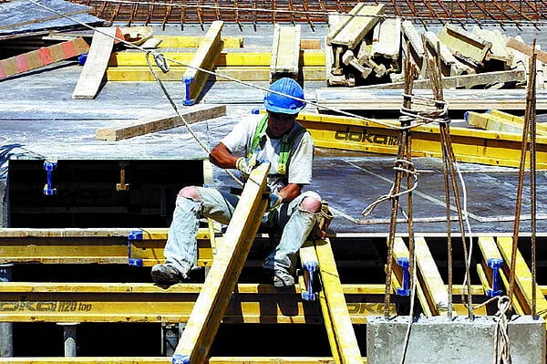 Licenças de construção e reabilitação habitacional recuam 6,9% na primeira metade do ano