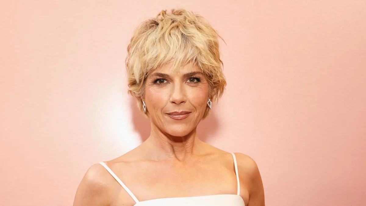 Selma Blair Taken To Hospital After Allegedly Biting Flight Attendant & Trying To Open Plane Door