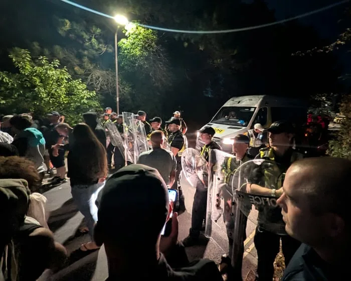 Ministers condemn ‘thuggish’ far-right activists after Portsmouth unrest