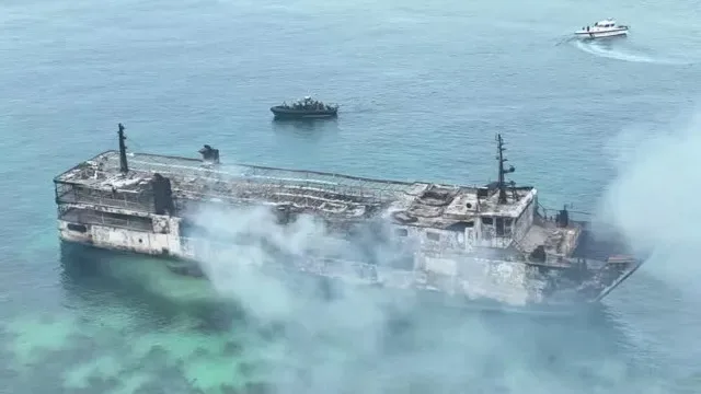 Filipinas procuram comandante de ferry incendiado. Número de mortos sobe