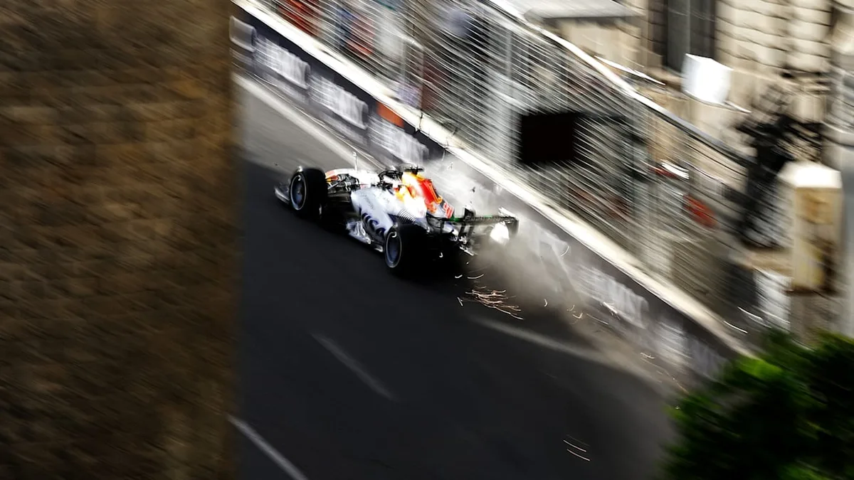 Schreck-Moment in Baku - Rookie crasht an engster Stelle der Formel 1