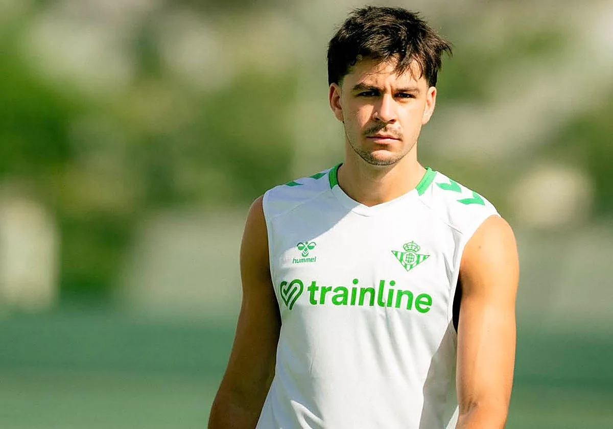 El Betis se plantea la venta de Petit para recuperar la inversión