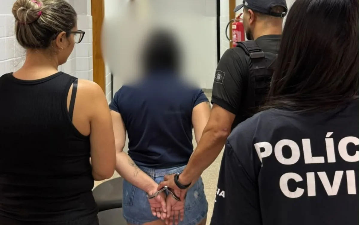 Mãe é presa suspeita de dar socos no filho por criança ter tirado foto dela dormindo