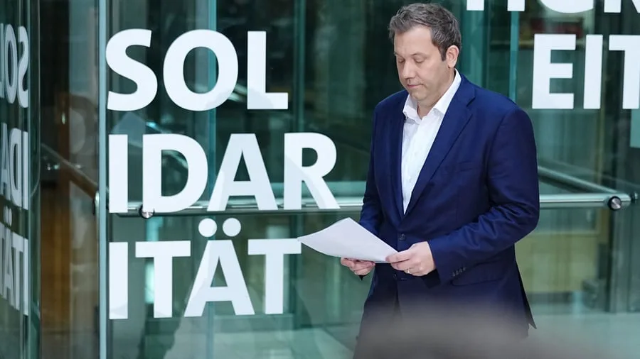 SPD: Lars Klingbeil kündigt Neuwahl der SPD-Führung an