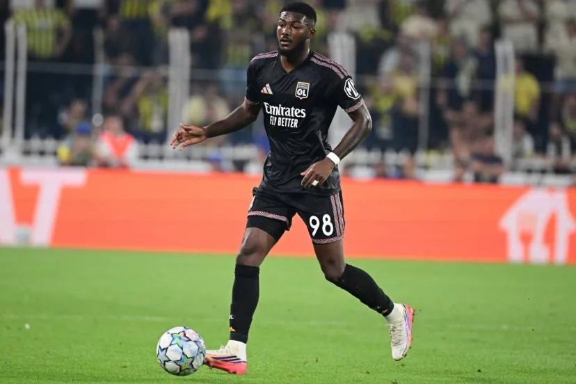 Ainsley Maitland-Niles va quitter l'OL et signer à Everton