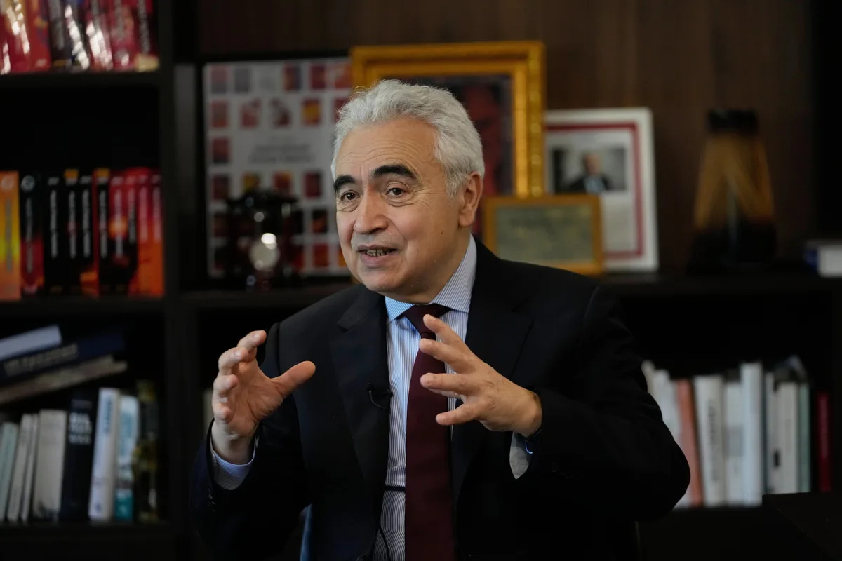 La AIE anima a una nueva liberación de reservas de diésel para detener la escalada de precios