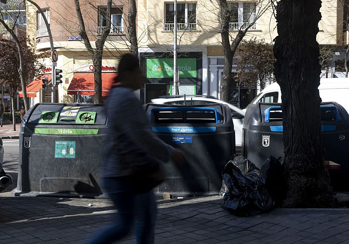 La tasa de basuras de Madrid de 2027 variará en función de la separación de residuos de cada barrio