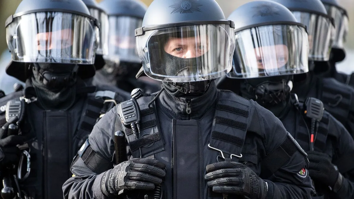 Großübung: Rund 550 Polizisten proben den Einsatz an Fußballspieltagen