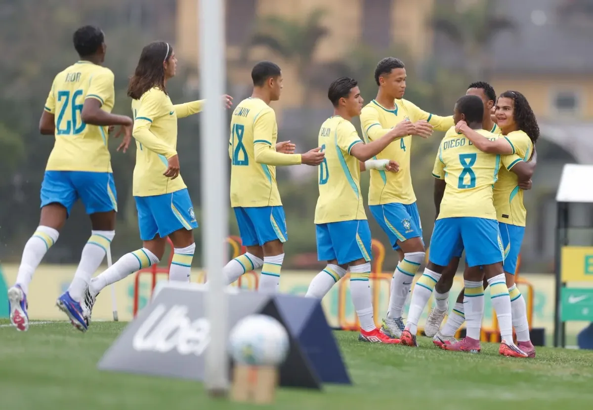 Seleção sub-15 goleia Uruguai em último amistoso antes da Liga Evolução