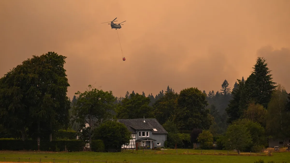 Incendie en Belgique: le feu continue de progresser, une ville allemande frontalière partiellement évacuée