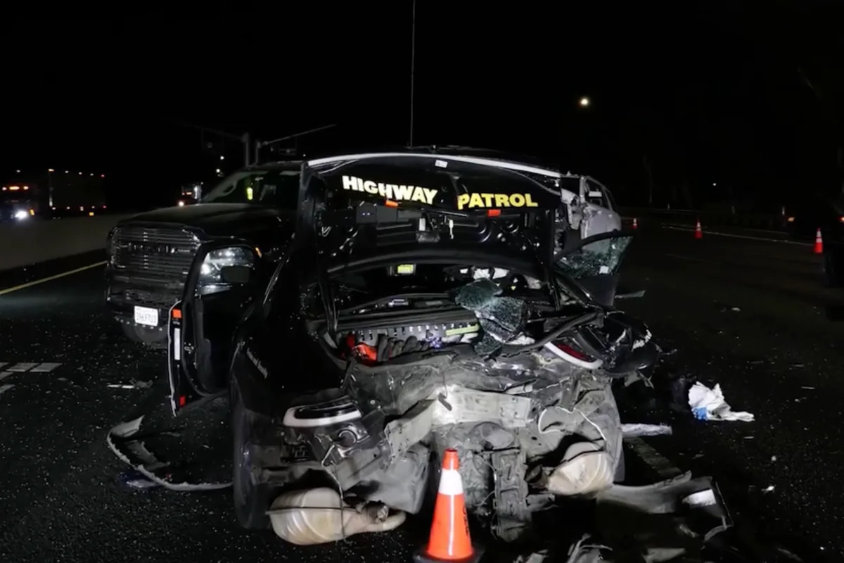 Sleeping Tesla driver using self-driving mode crashes into police car injuring officers