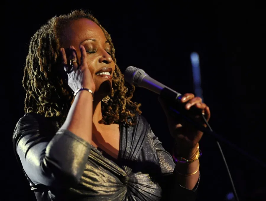 Muere a los 70 años Cassandra Wilson, la emblemática vocalista que revolucionó las fronteras del jazz