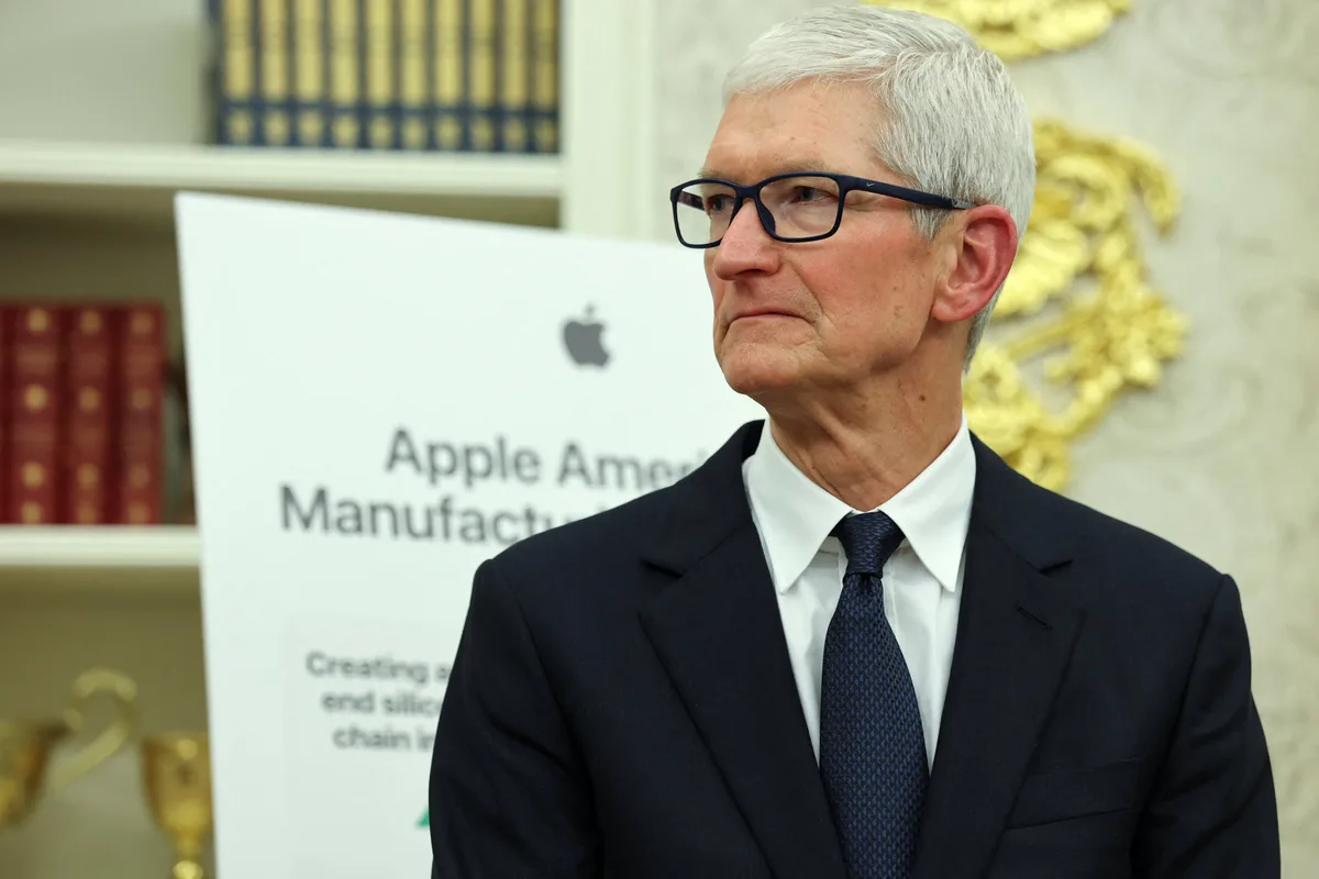 Tim Cook sigue siendo importante en Apple tras dejar el puesto de CEO: cenará con los presidentes de EE. UU. y China