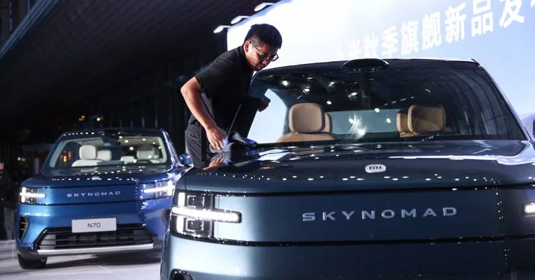 UE pede à China que trave exportações de automóveis híbridos