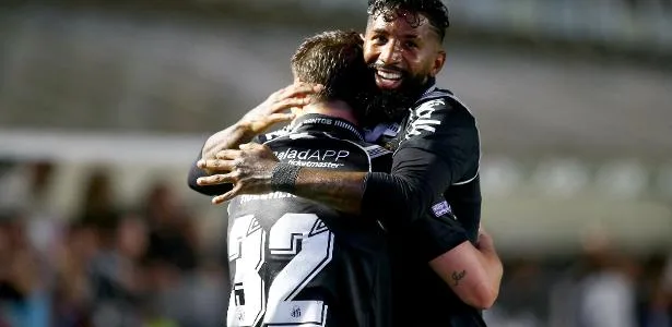 'Todo mundo queria os jogadores que o Santos trouxe', diz Julio Gomes