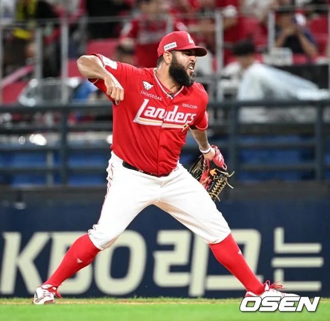 "칠 확률 떨어진다" 꽃감독 우려가 현실로...3경기 연속 QS+ ERA 1.65...SSG 2027 핵심투수 우뚝, ML 도전을 막아라