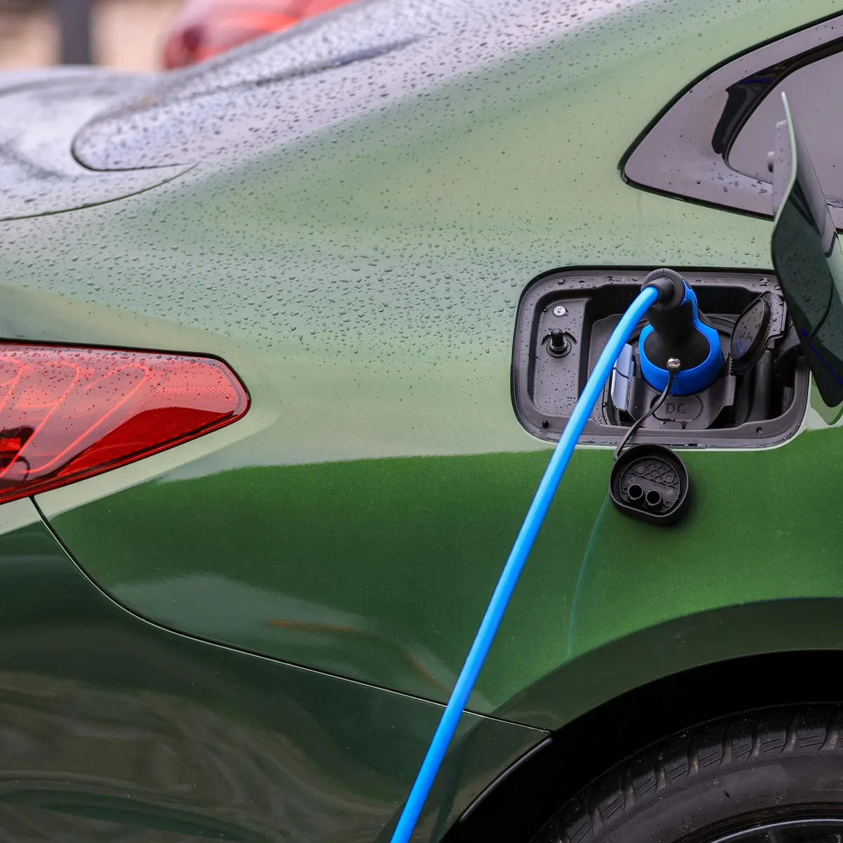 Wirtschaft - Anteil von E-Autos bei Neuzulassungen in EU erreicht Rekord