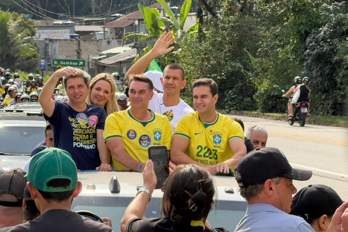 Flávio faz “barqueata” e defende apoio privado para concluir Angra 3