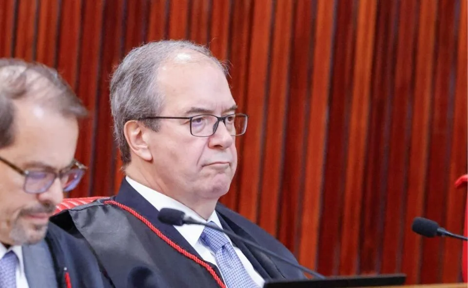 TSE: corregedor reverte suspensão de canal de apoio a Lula em aplicativo de mensagens; entenda