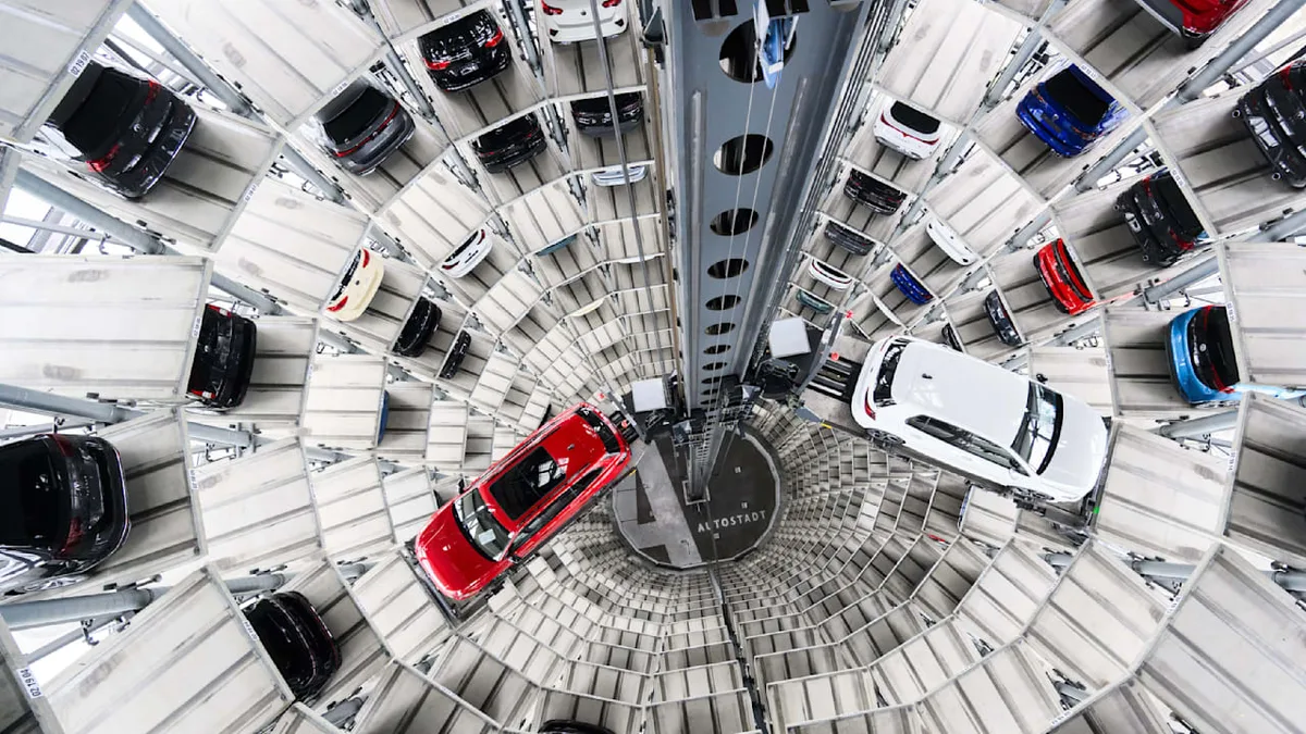 Während China den Markt überschwemmt - Auto-Export bricht dramatisch ein