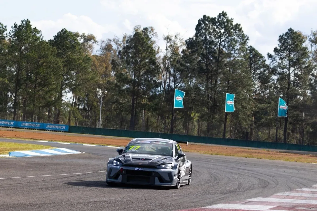Com vitória e P3 em Concordia, Raphael Reis segue na vice-liderança do TCR South America