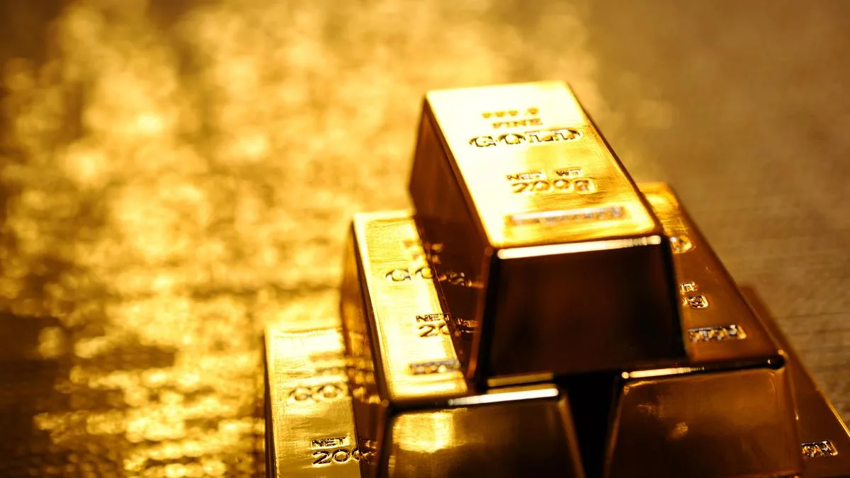 DRI seizes 2.75 kg gold at Bengaluru airport; two Sri Lankan nationals, airport staffer caught
