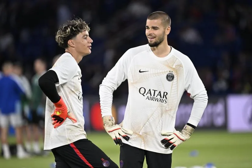 Qui est Adam Mouak, ce jeune gardien inconnu de 17 ans intégré au groupe pro du PSG ?