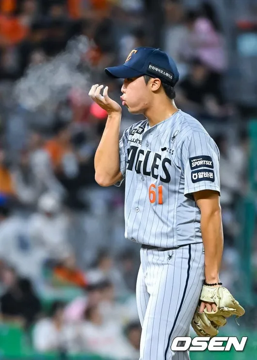 '복귀 후 ERA 18.56 폭등' 정우주 이대로 괜찮을까…국가대표 파이어볼러, 고난의 2년 차 시즌