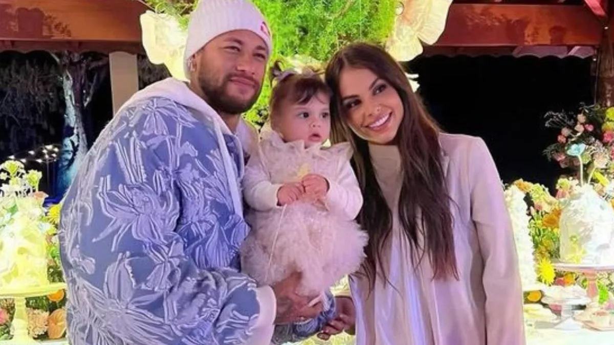 Amanda Kimberlly dá melhor resposta após internauta questionar uso de pensão de Neymar e ‘roupas de 50 reais’ da filha Helena, filha de Amanda Kimberlly e Neymar, completa 2 anos (Foto: Reprodução/Instagram)