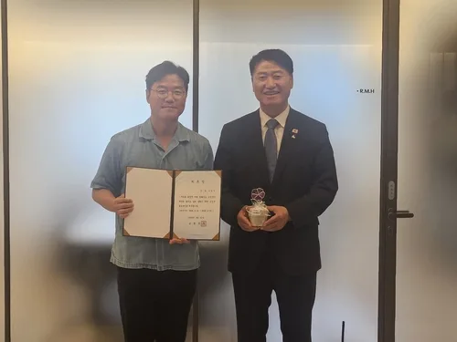 나영석 PD, 강원 고성군 홍보대사 위촉…'콘텐츠로 맺은 인연'