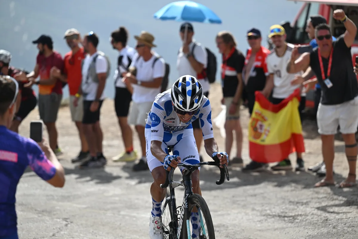 Santiago Buitrago brilló en la Vuelta a España, y se convirtió en el campeón virtual de la montaña