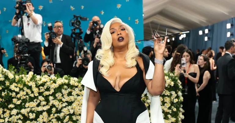 Processo judicial de ex-estilista contra Lizzo é arquivado