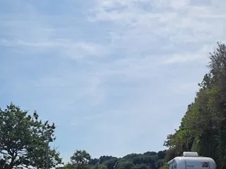 Il cherche son alliance dans le sable et tombe sur une grenade : l’engin finalement neutralisé sur une plage de Bretagne