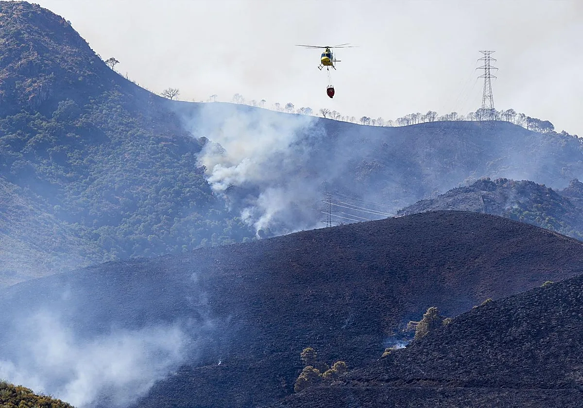 Emergencias levanta el confinamiento de Benahavís por el incendio forestal
