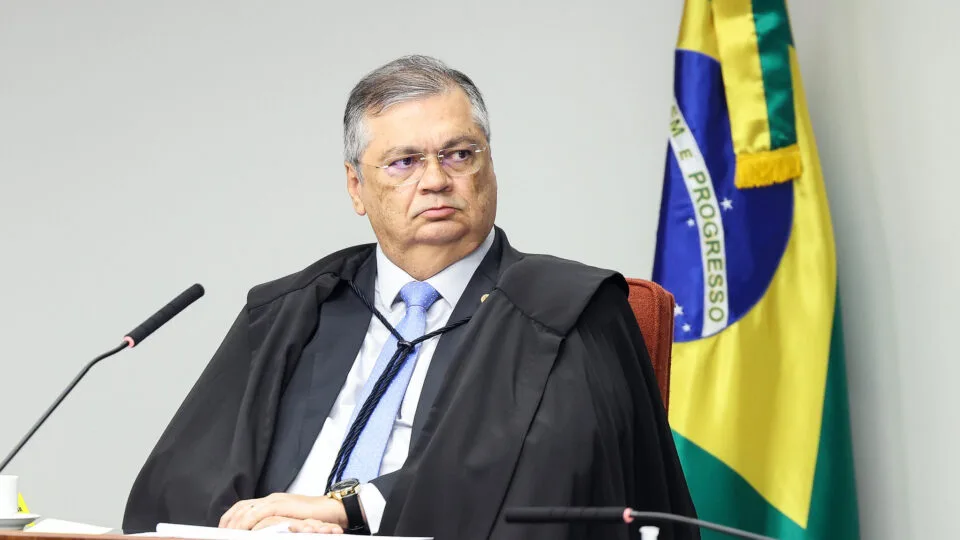 Dino diz que defendeu diploma obrigatório a jornalistas como parte de voto, mas caso não tratava do tema