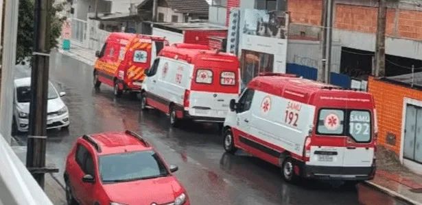 Trabalhador morre e outro fica ferido após elevador de carga cair em SC