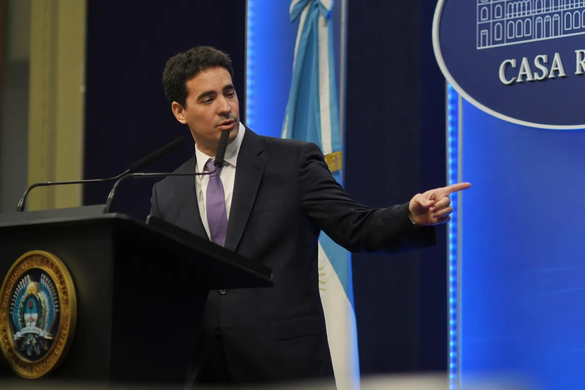 El regalo de Ravier a los gobernadores y una foto que sacude el kirchnerismo
