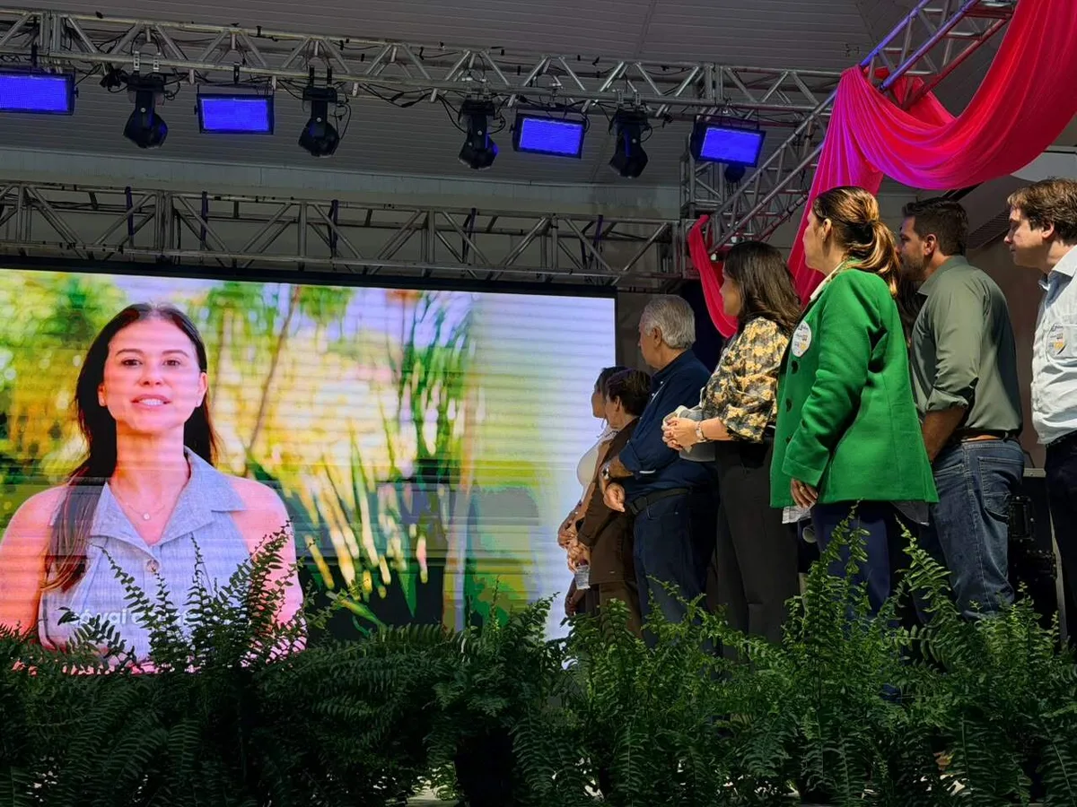 Esposa de Flávio manda vídeo a mulheres após não vir a MS por “segurança”