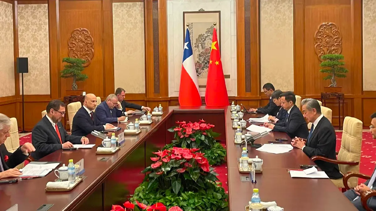 Wang Yi calls on China, Chile to consolidate high-level mutual trust