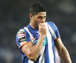 «O FC Porto teve uma proposta de 60 milhões do Man. City, mas não quis vender-me»