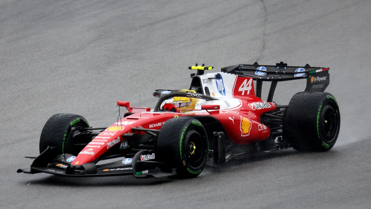 Polémica en la Fórmula 1 por la grieta entre los pilotos en las carreras con lluvia: la declaración de Hamilton contra los corredores “jóvenes”