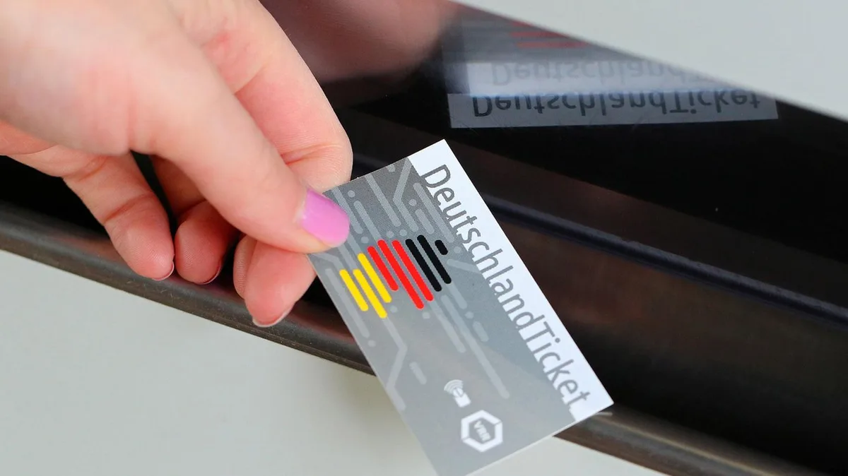 Früheres Bürgergeld: Mit Grundsicherung nur 27,50 Euro fürs Deutschlandticket – hier geht's