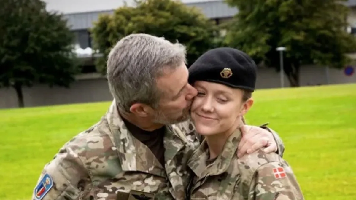 Prinzessin Isabella: Küsschen für die Rekrutin von König Frederik