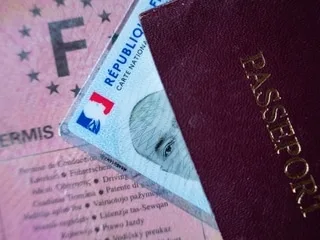 « Une vie française… Mais toujours pas Français » : après 46 ans en France, il dénonce le refus de l’administration