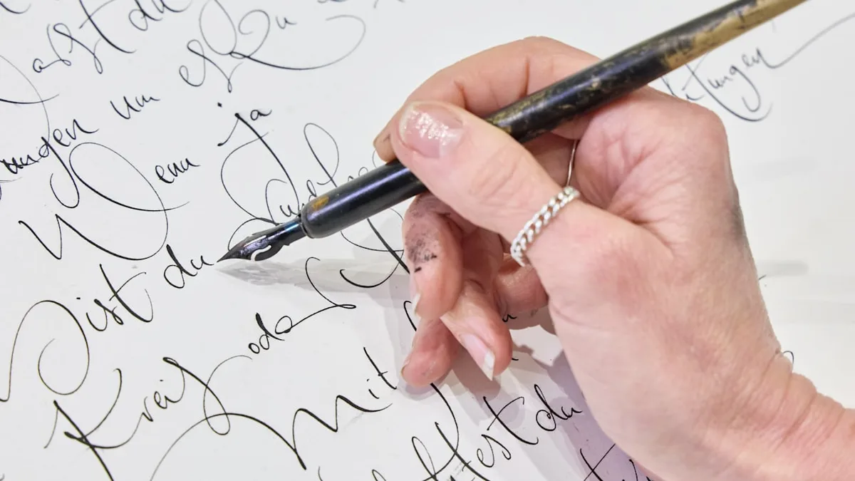 Groß, klein oder schwungvoll? - Was Ihre Handschrift über Sie verraten kann