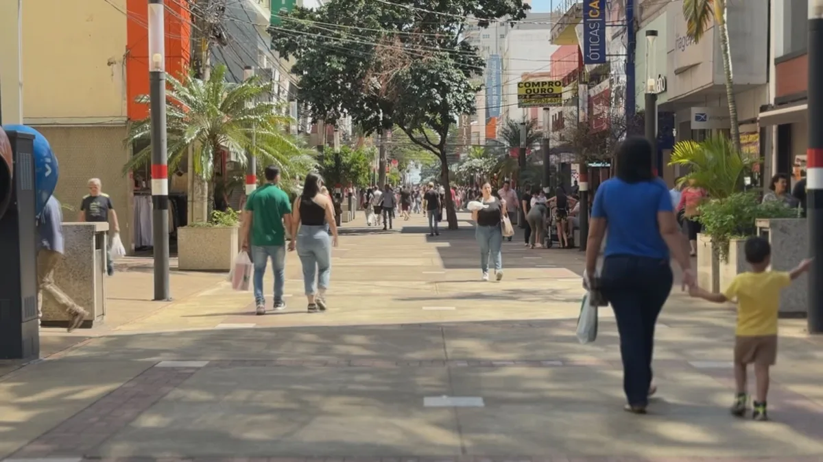 Serviços públicos, saúde e comércio terão funcionamento alterado no feriado de Nossa Senhora Aparecida no Oeste Paulista; confira